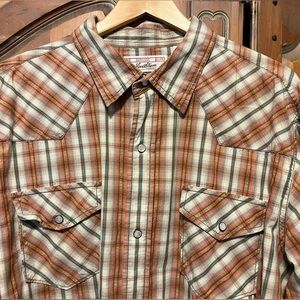 Levi Strauss Pearl snap Western shirt. Men’s XL, long sleeve.